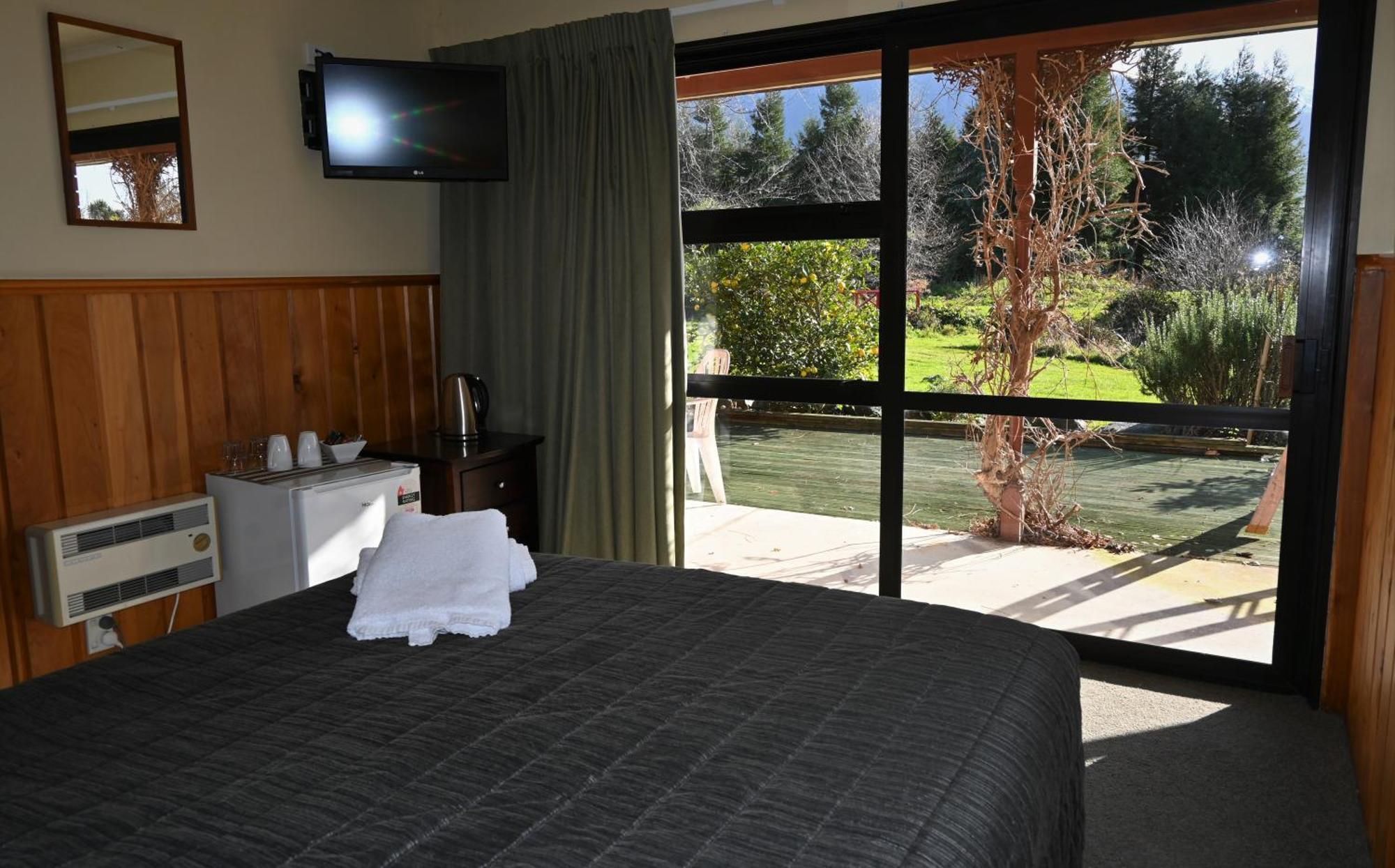 Donegal House Hotel Kaikoura Ngoại thất bức ảnh