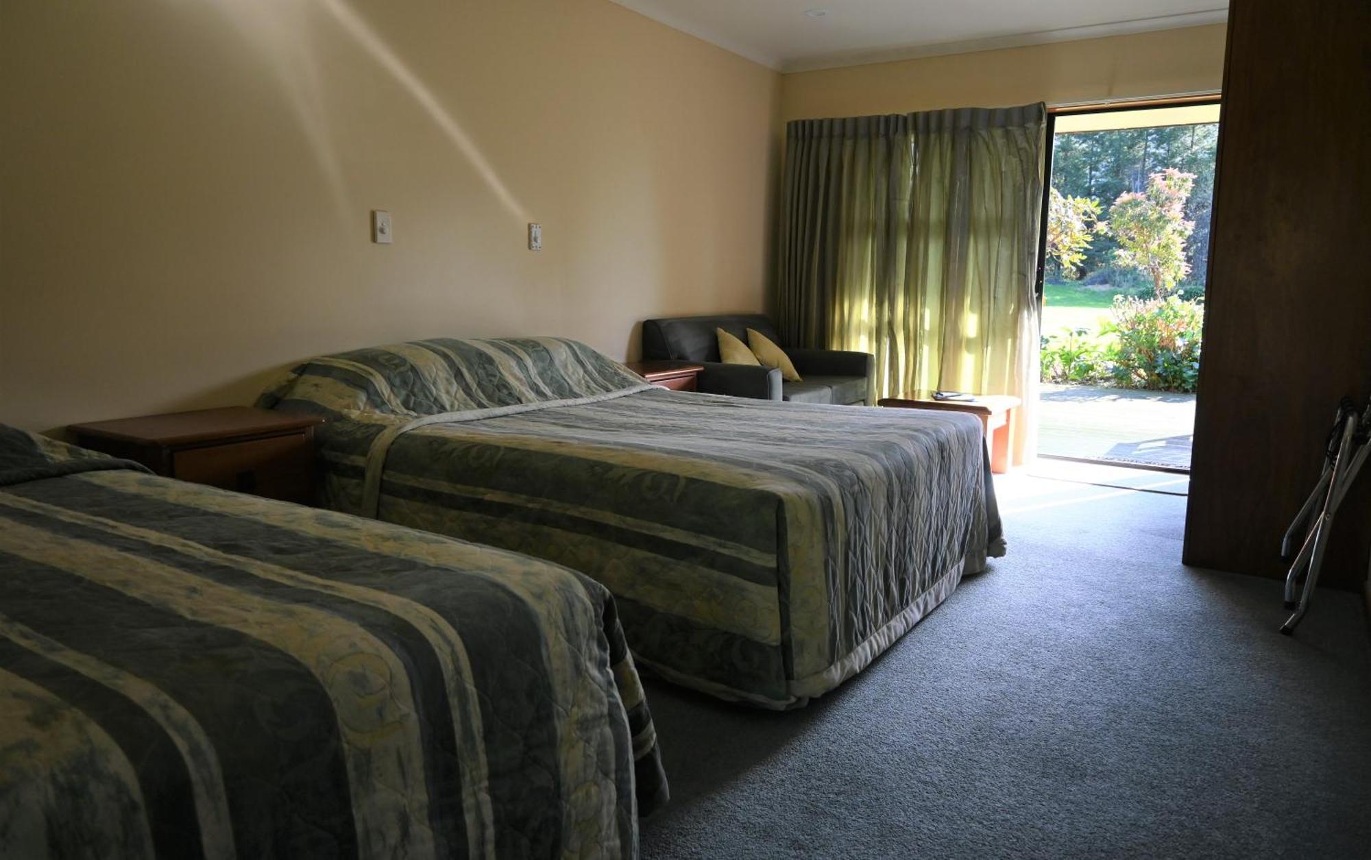 Donegal House Hotel Kaikoura Ngoại thất bức ảnh