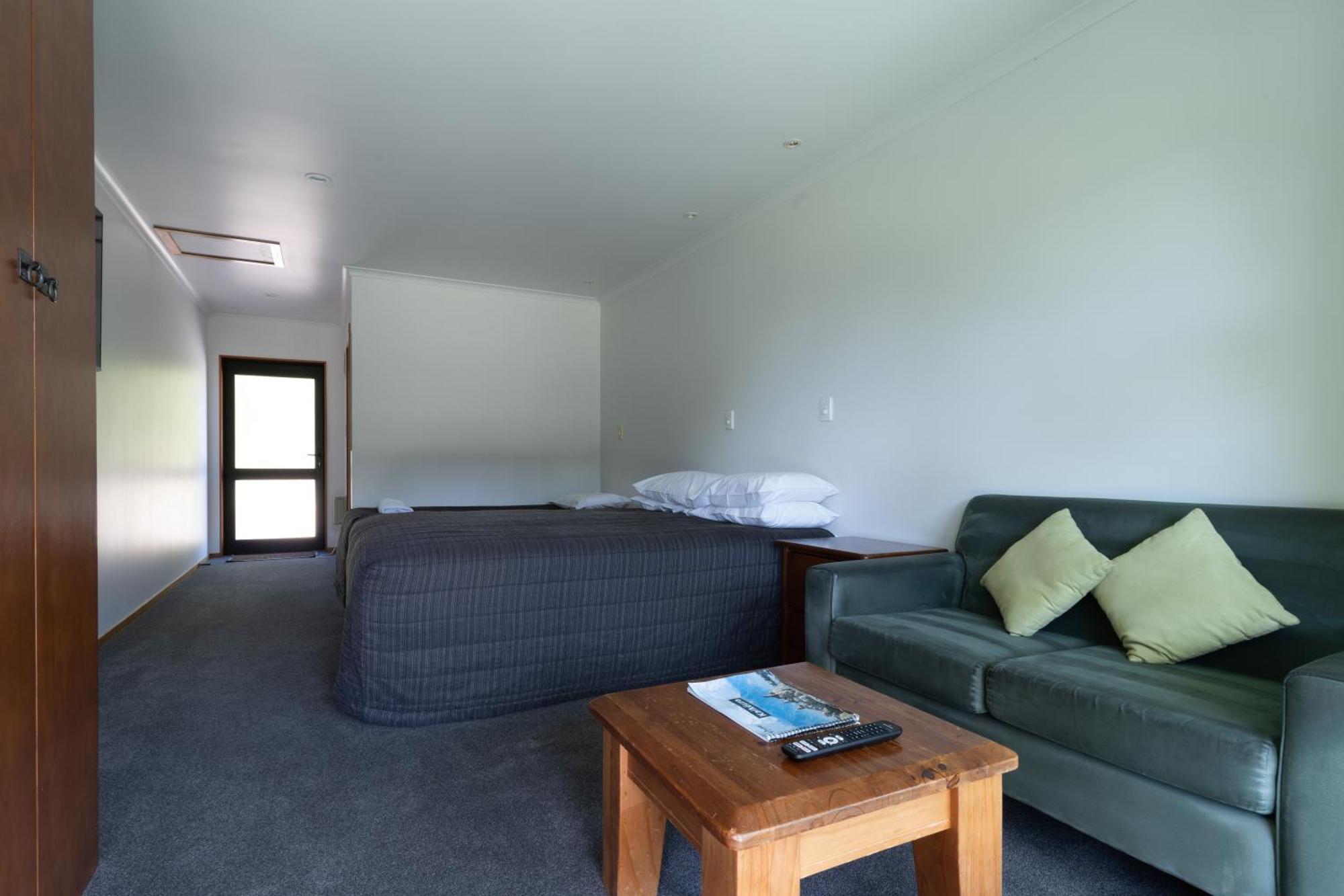Donegal House Hotel Kaikoura Ngoại thất bức ảnh